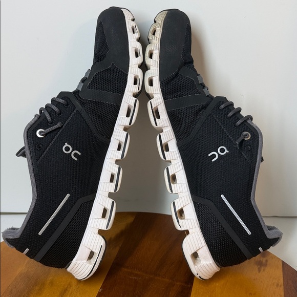 ON RUNNING Cloud 5 Black Men's Running Shoes, size 10.5 fair clean condition - Picture 12 of 14